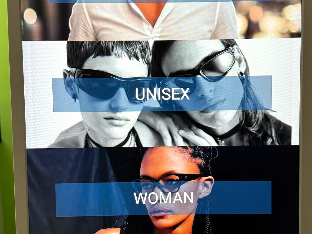 Der digitale Spiegel fragt, für wen die Brille ist: Herren, Unisex, Damen, Kinder.